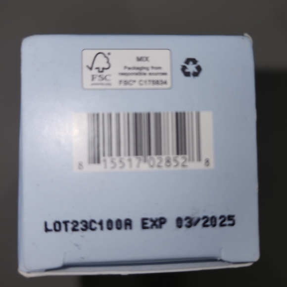 First Aid Beauty Face Moisturizer with Sunscreen - Picture 3 of 4